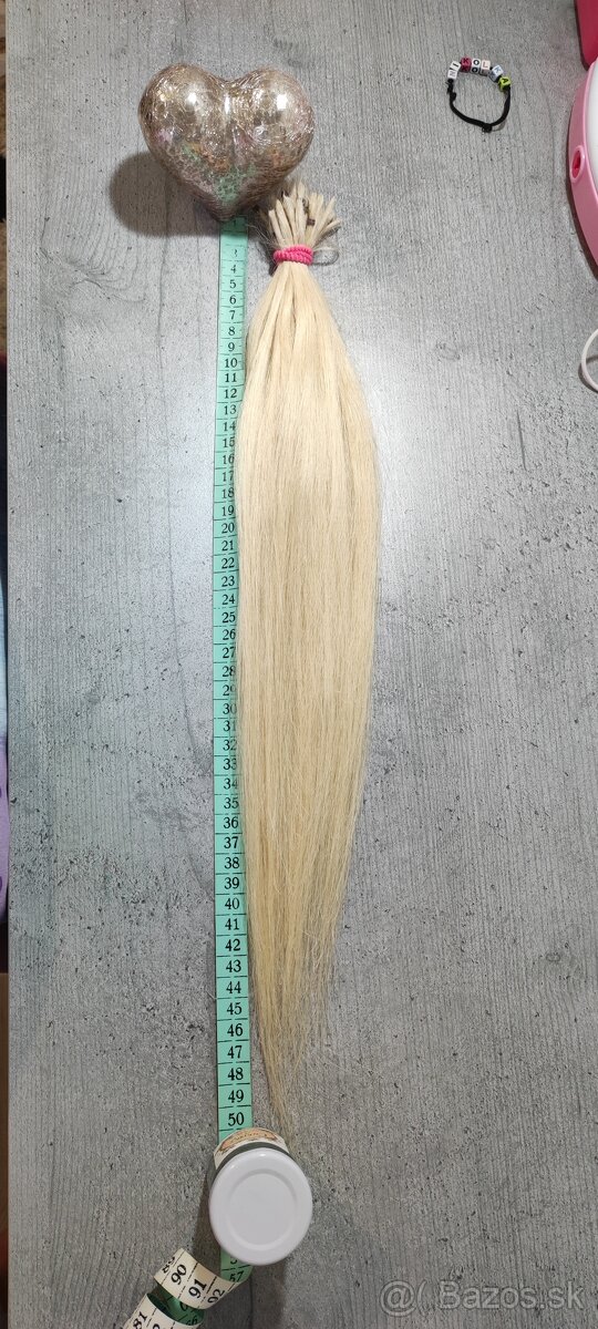 Ľudské blond keratínové vlasy 50 pramienkov, 45 cm