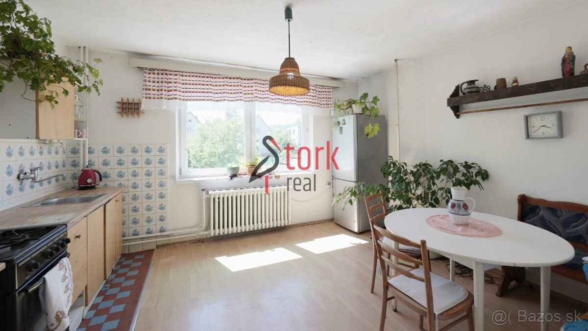 Rodinný dom s veľkým pozemkom - Orlové