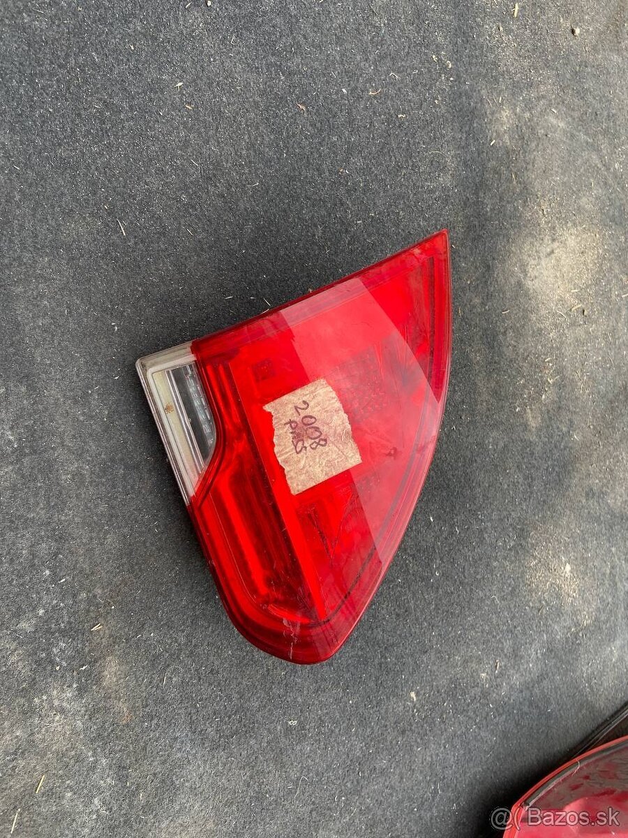 Predám zadne svetlo ľavé Peugeot 2008.