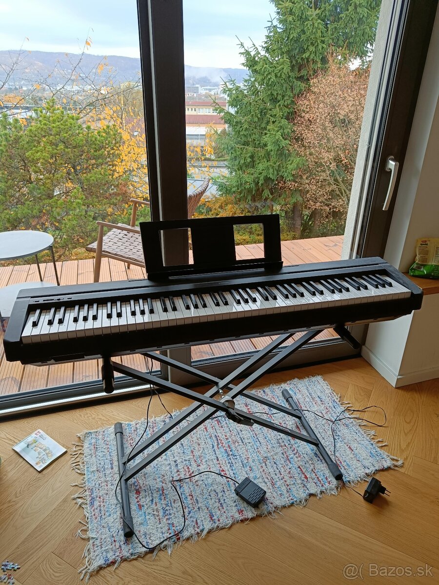 Yamaha P-45 B Digitálne stage piano + skladací stojan