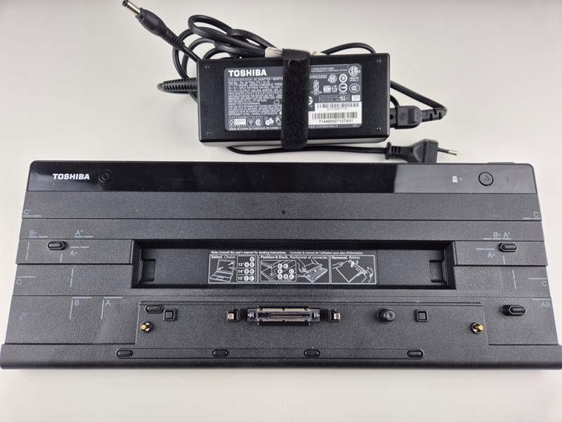 Predám dock/replikátor pre notebooky TOSHIBA