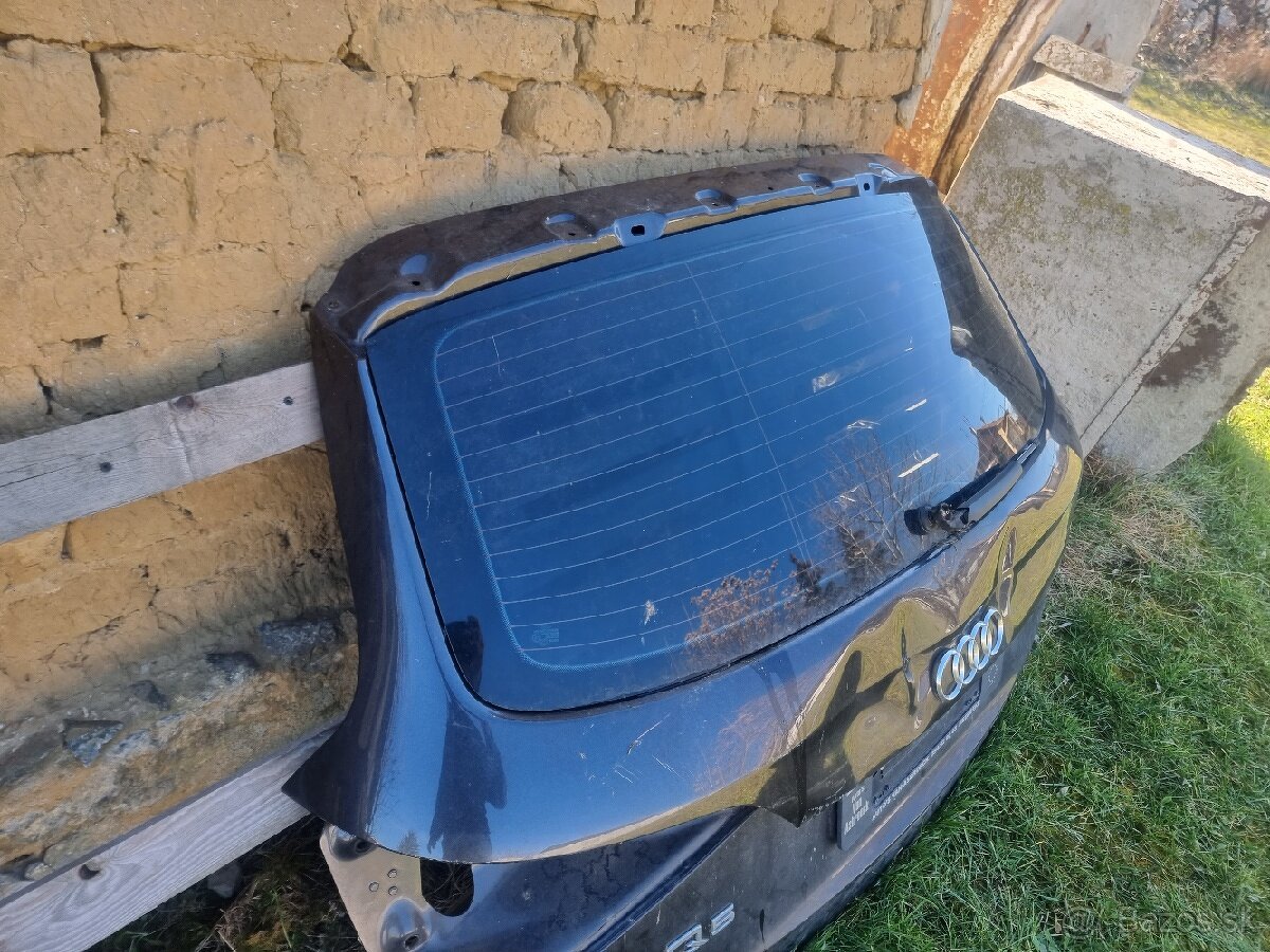 Audi Q5 sklo zadné