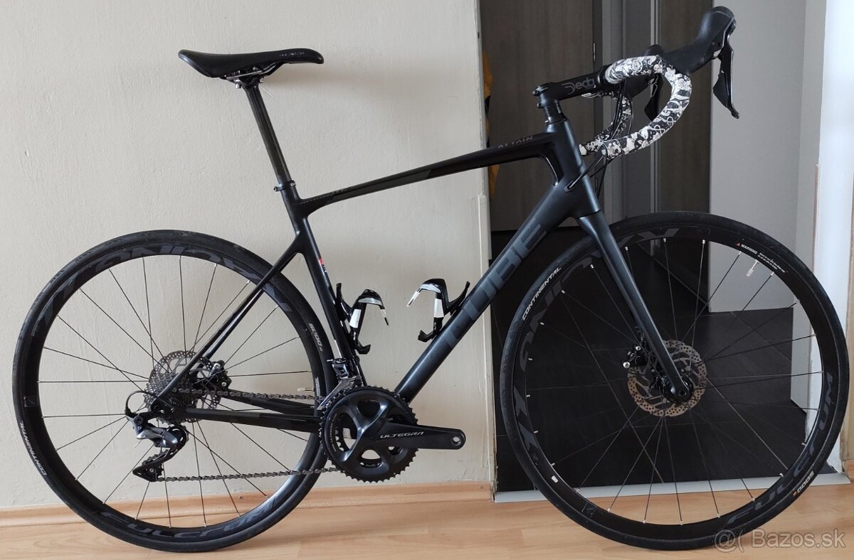 Karbonový cestný bicykel CUBE Attain GTC SL Disc