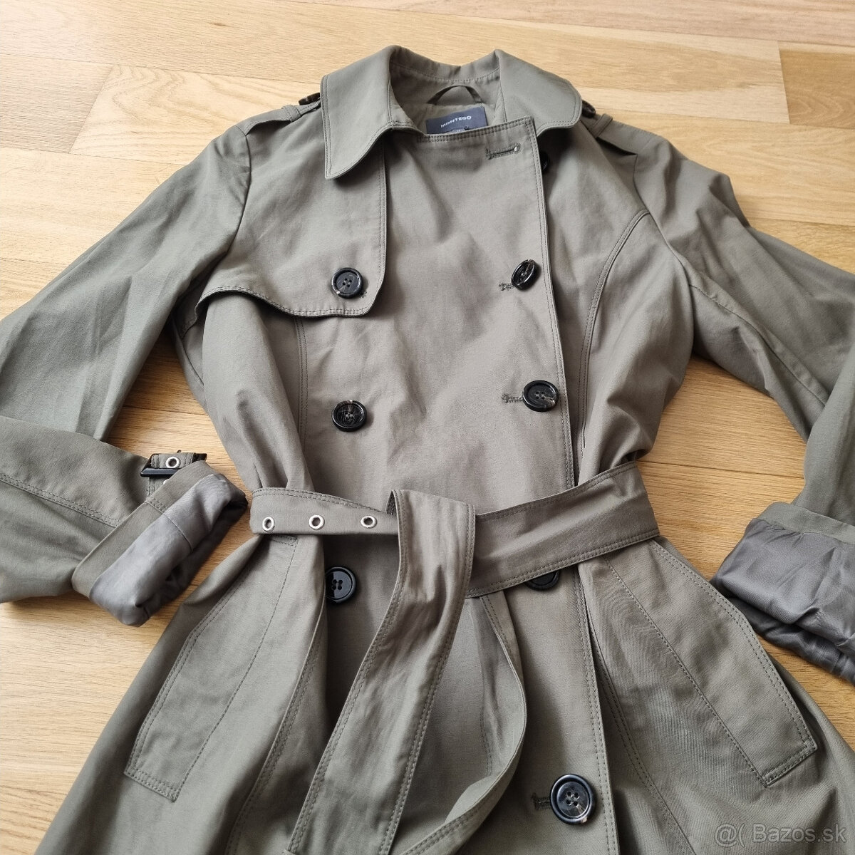 Tmavozelený dámsky plášť (khaki)