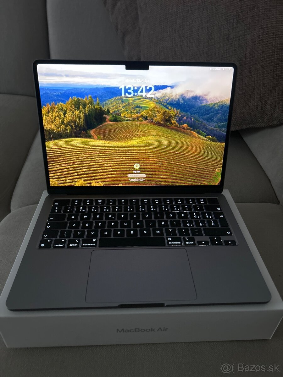 Apple Mac book air 13 palcovy M2 256GB