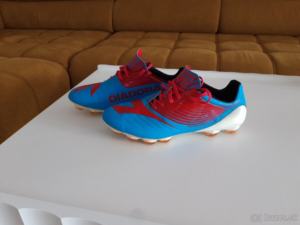 Kopačky Diadora