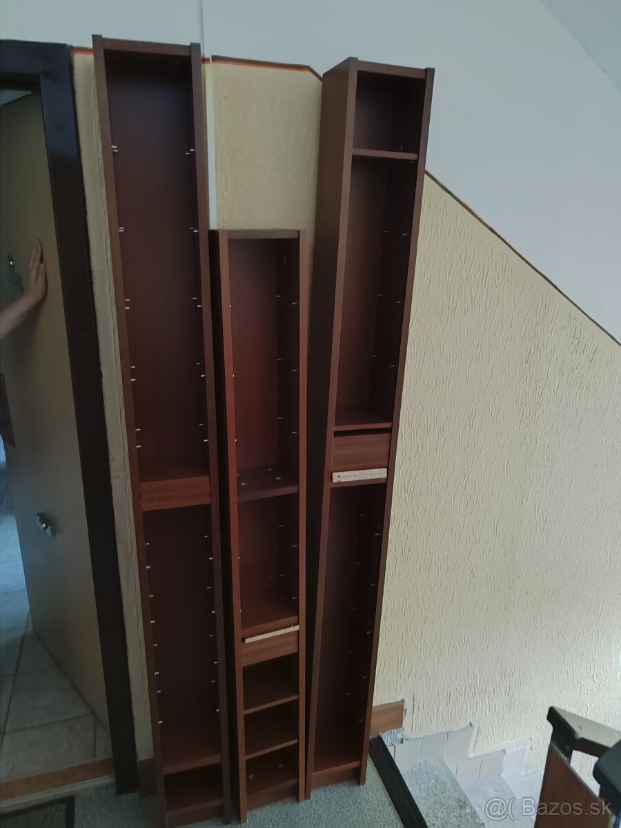 Predám drevený stojan na CD