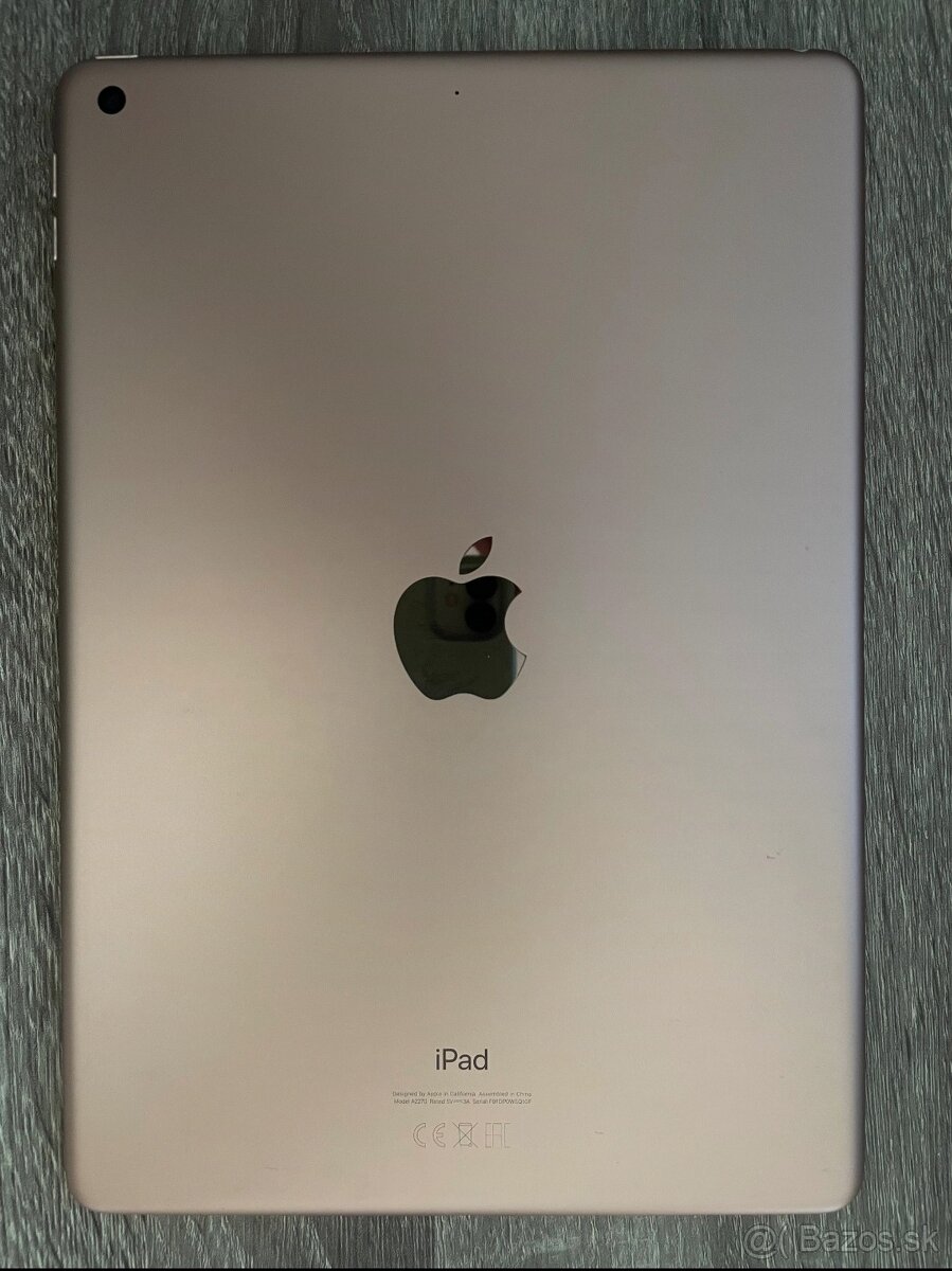 Ipad 8.generacie (32GB) + s originálnou Apple klávesnicou