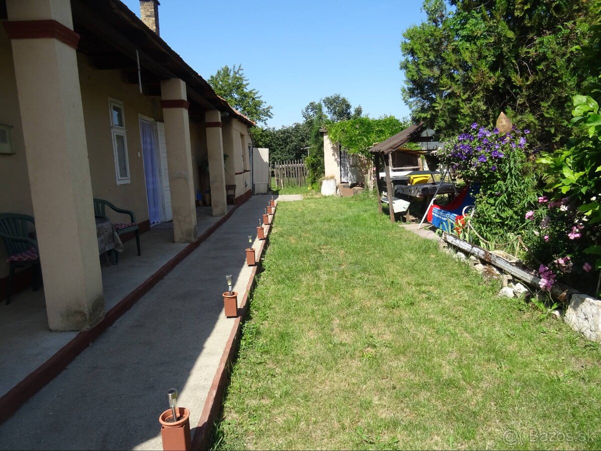 RODINNÝ dom vidiecky - Encs, Maďarsko