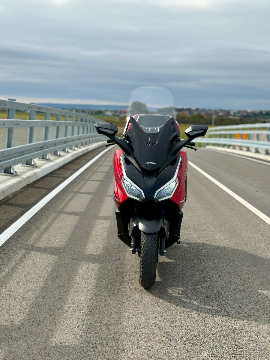 Honda Forza 125