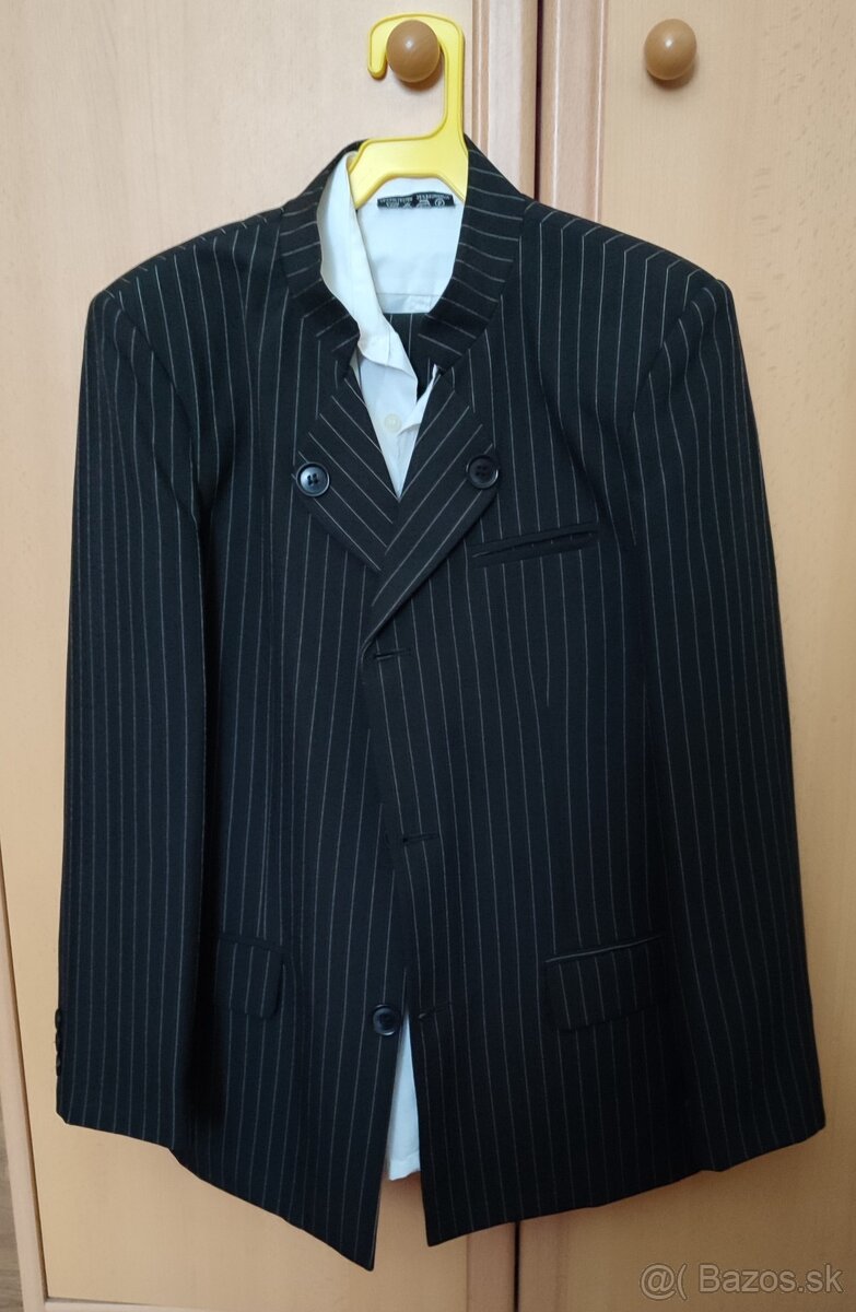 Chlapčenský oblek veľ. 152