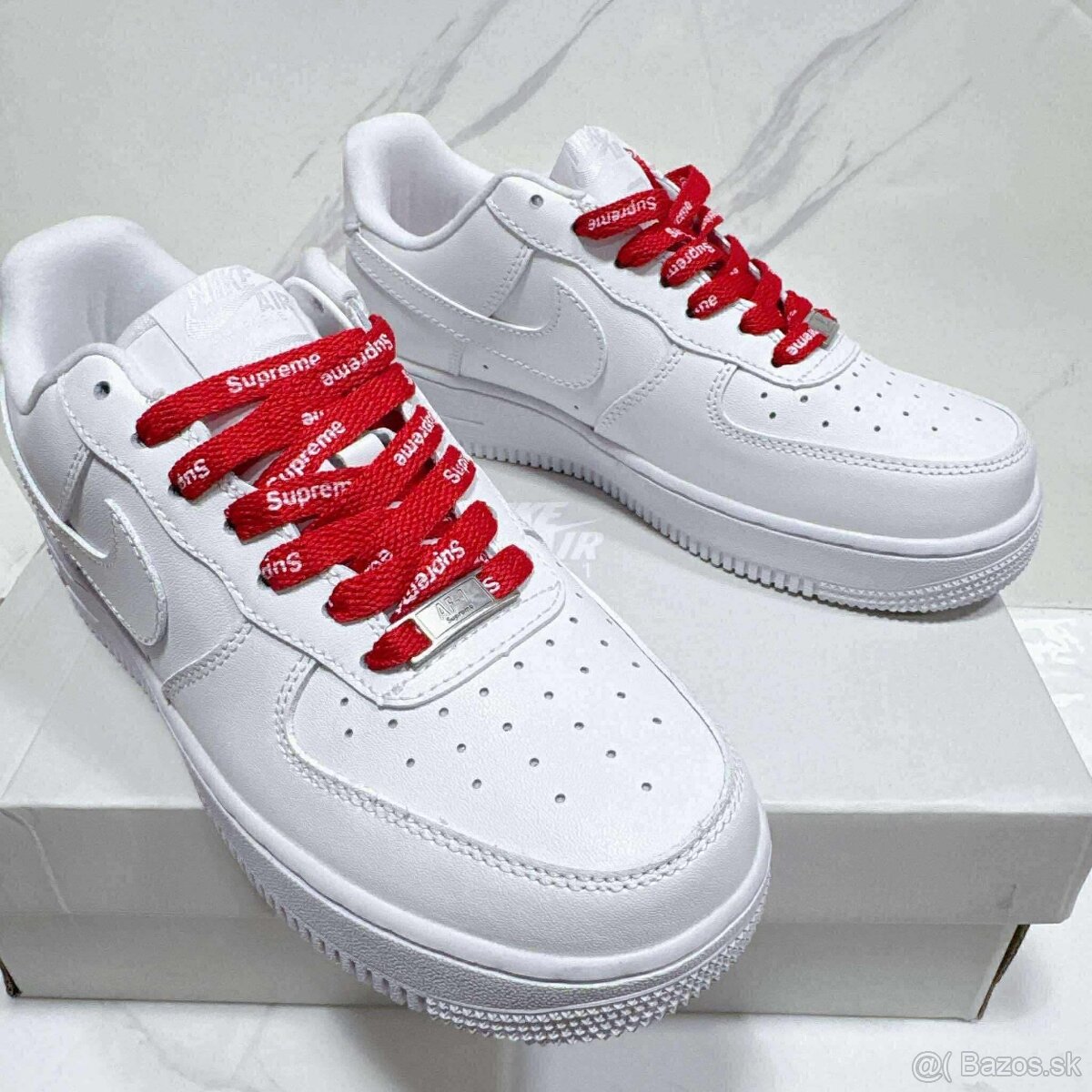 Nike Air Force x Supreme