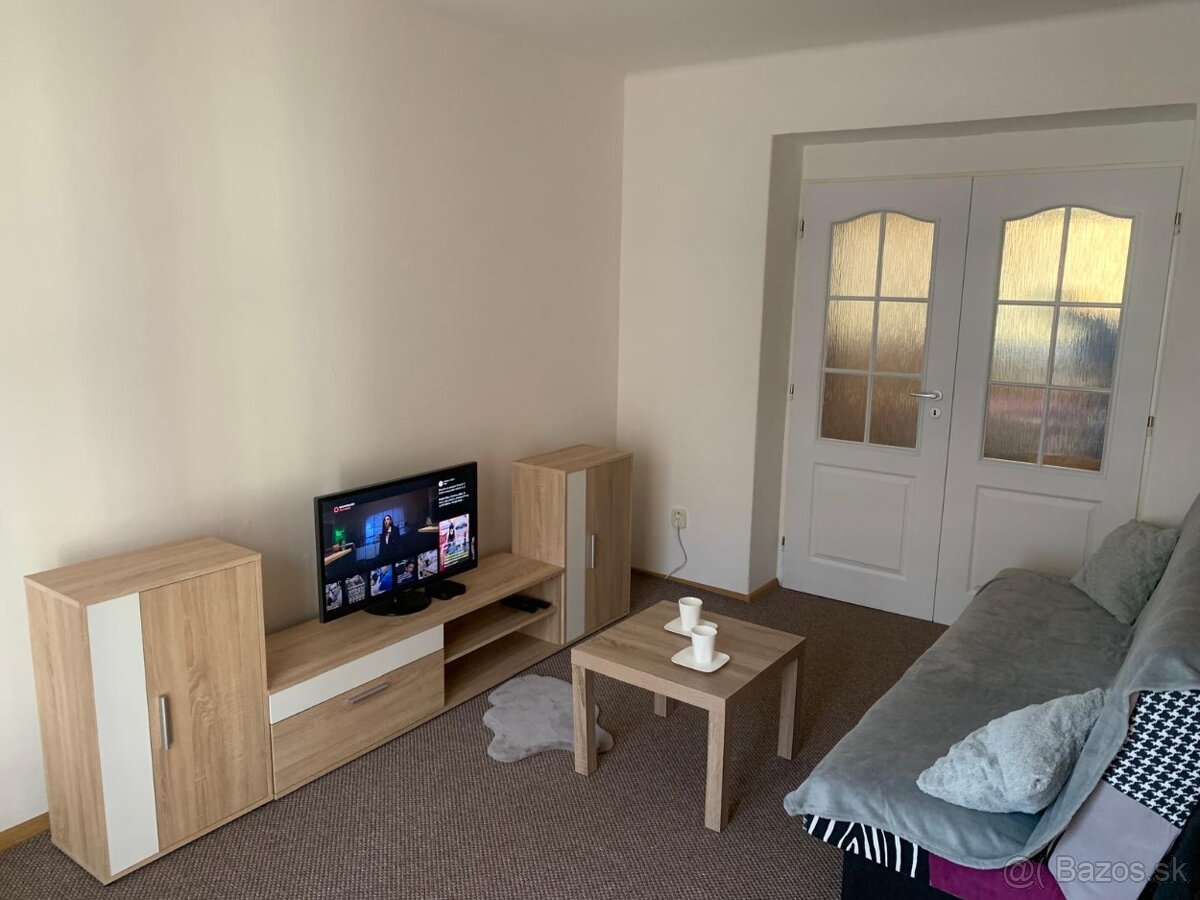 Prenájom 2-izbový byt Banská Bystrica