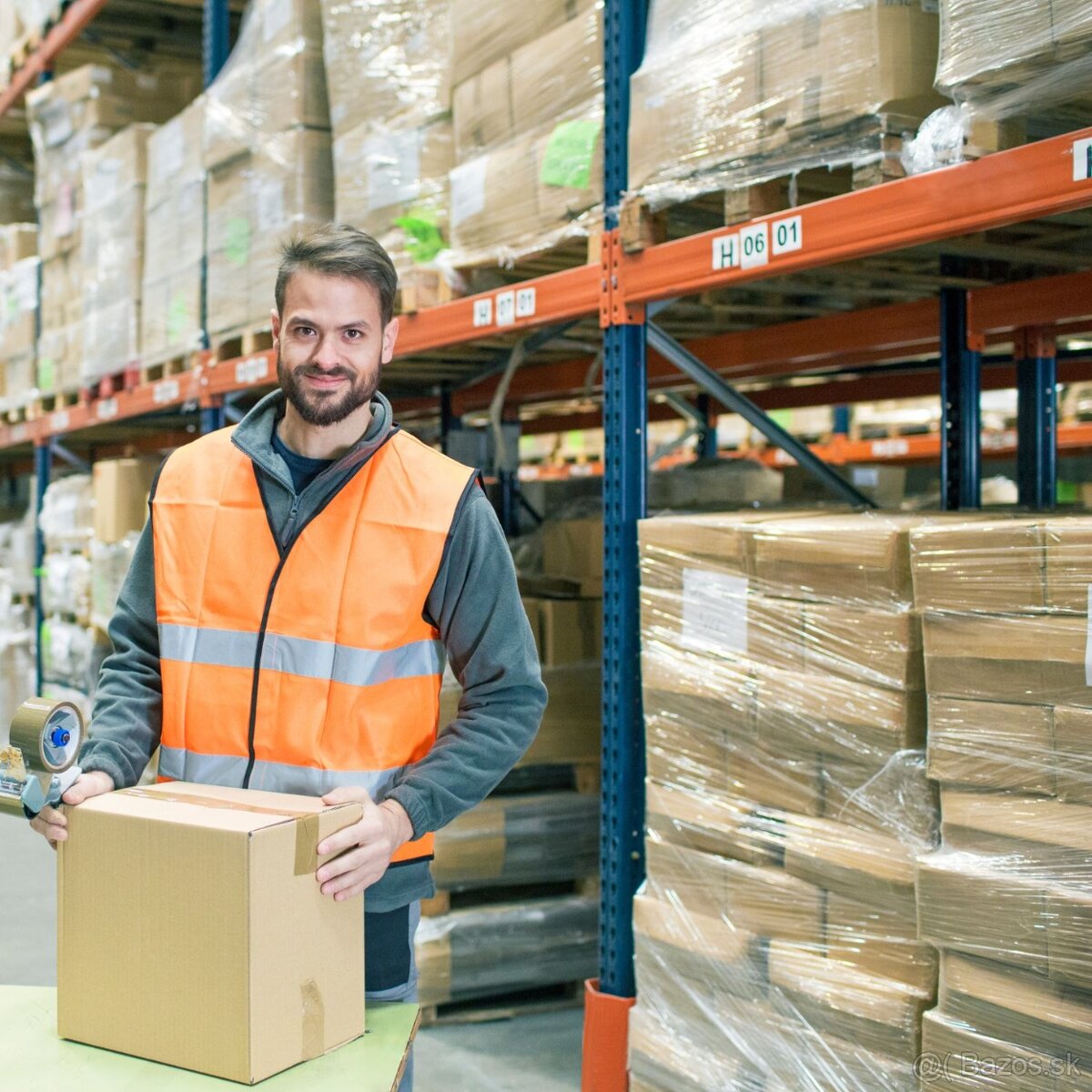 Práca v sklade kuriérskej spoločnosti v Strečne