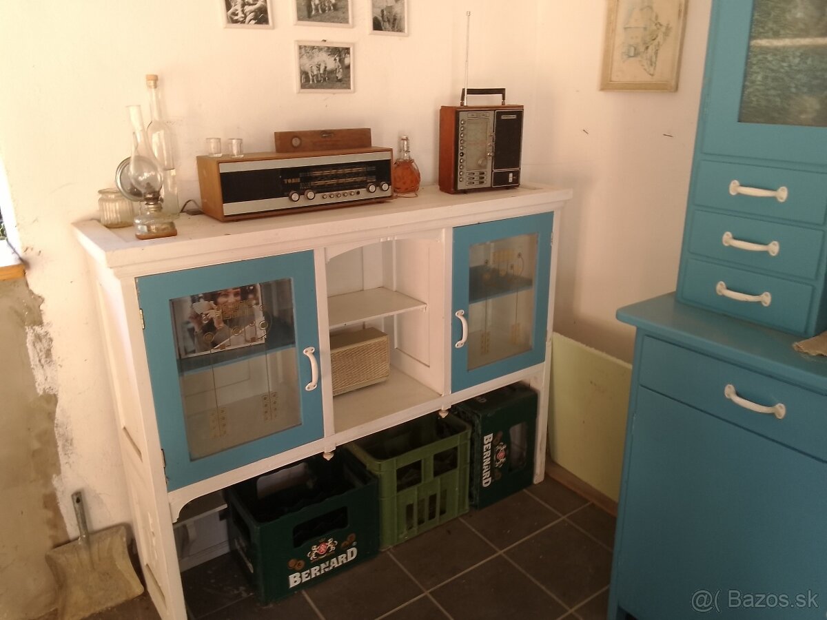 Predám tento kredenc viď foto