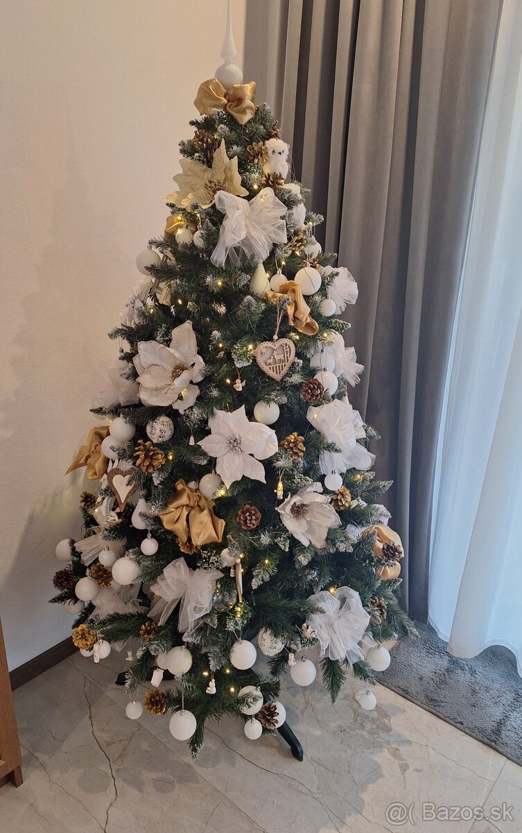 Krásny hustý vianočný stromček 180 cm