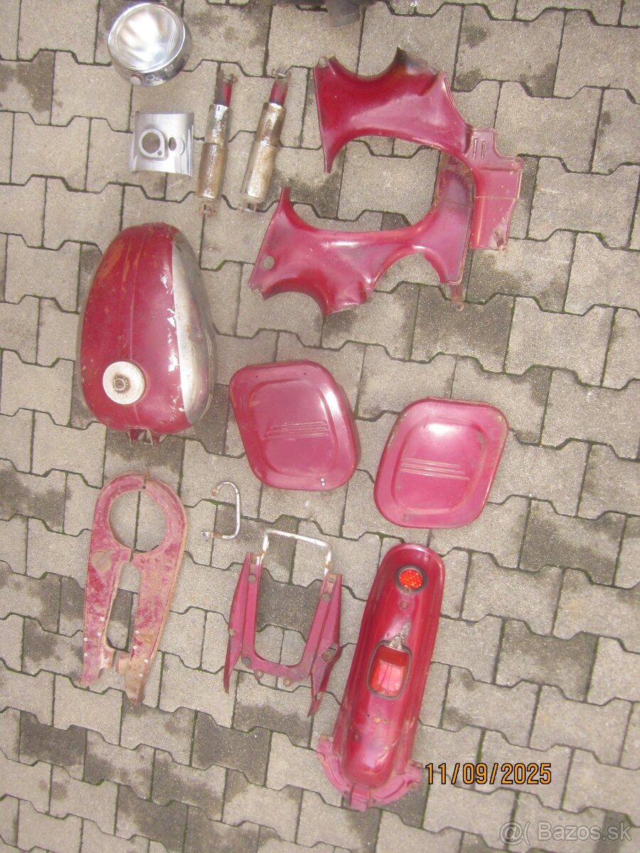 Jawa 250 panelka diely