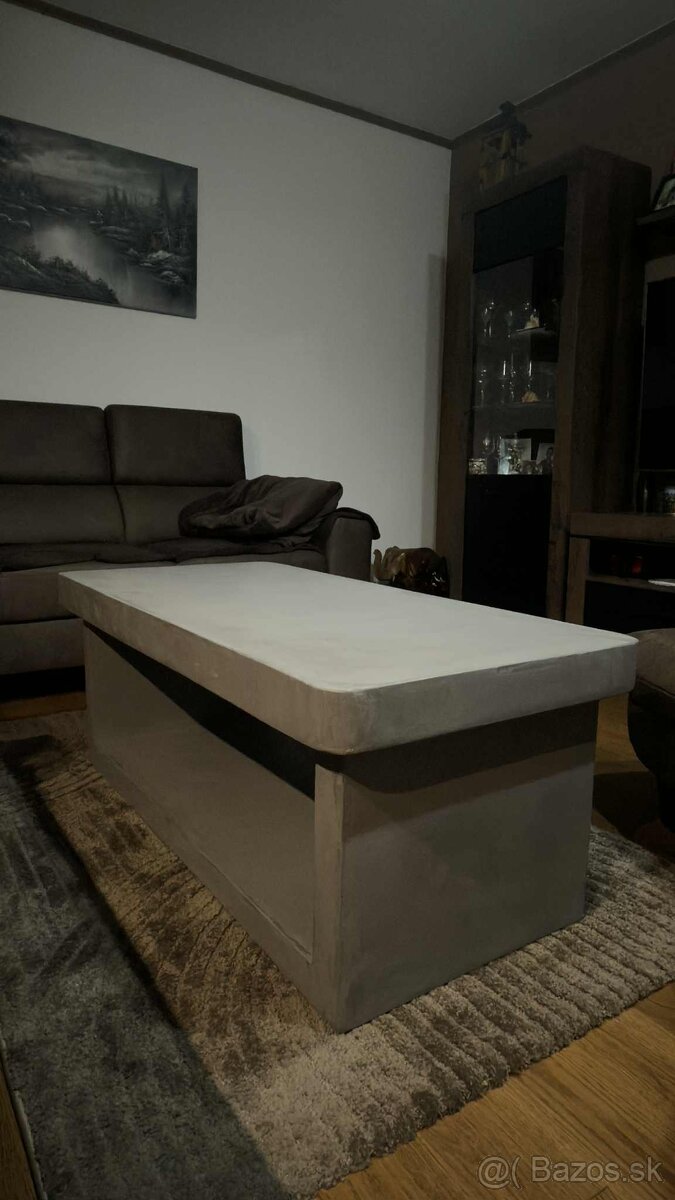 Moderný stolík z mikrocementu – ručná práca, betónový dizajn