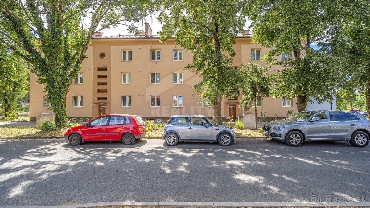 3i chyžka s parkingom v centre