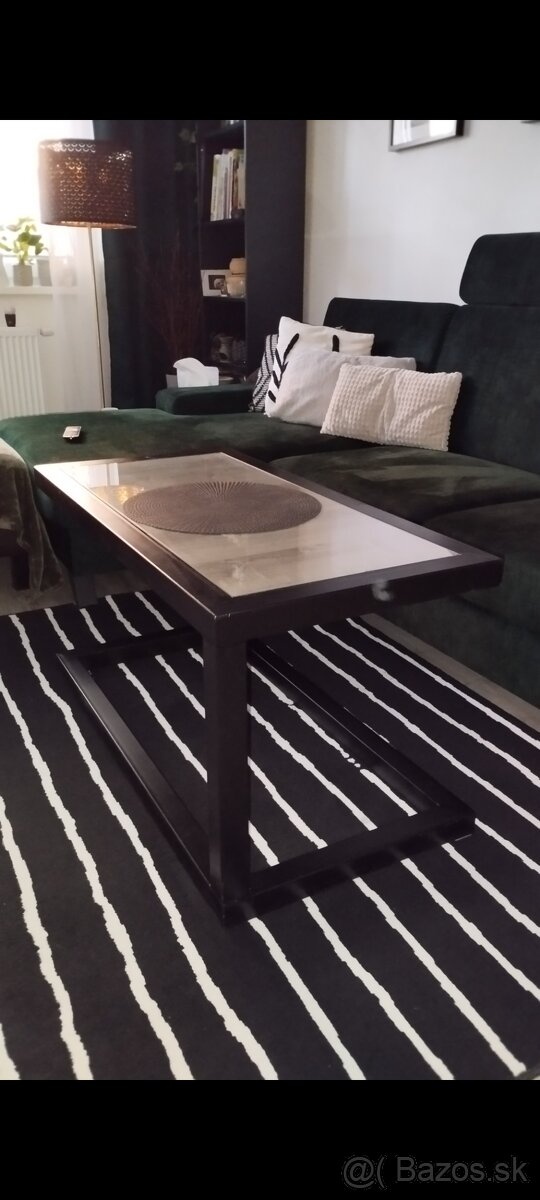 Konferenčný stolík