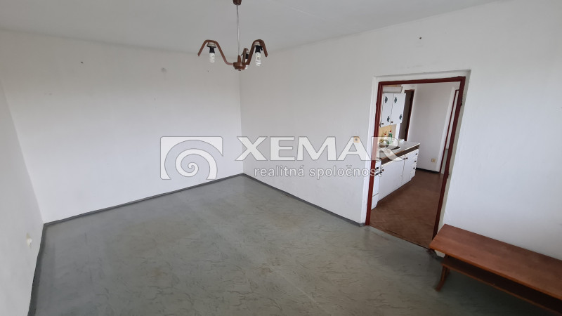 Na predaj 2-izbový byt vo Veľkom Krtíši