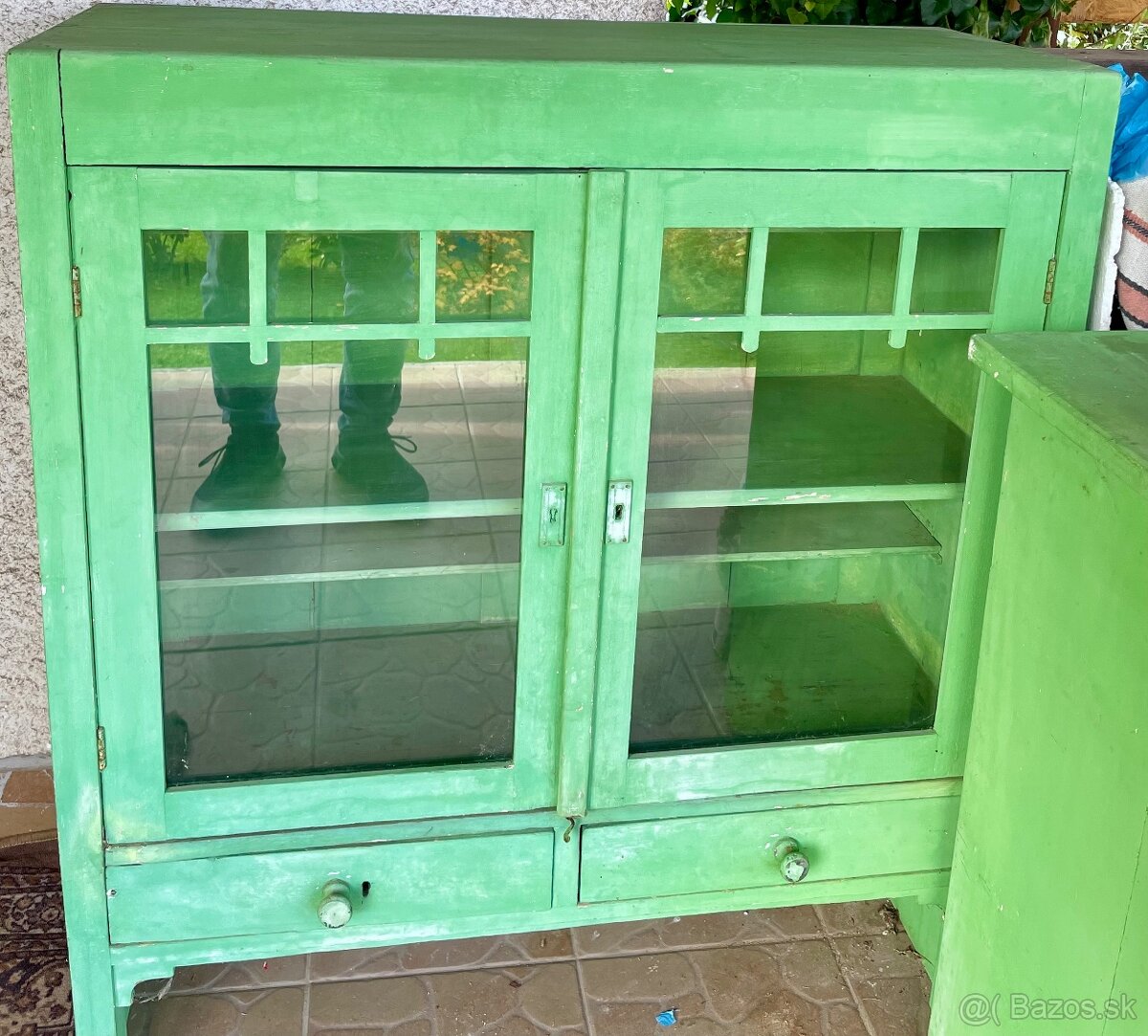 Starožitný nábytok