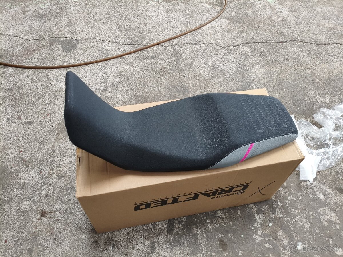 CFmoto 450 MT sedadlo