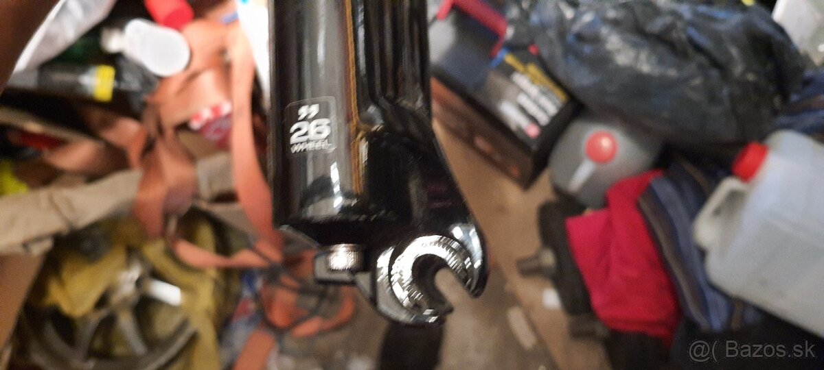 Vidlica SR suntour xcr remote lockout