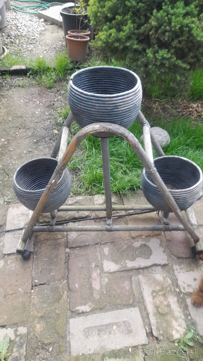 Terakotové kvetináče 6kusov za 60eur,stojan 15eur