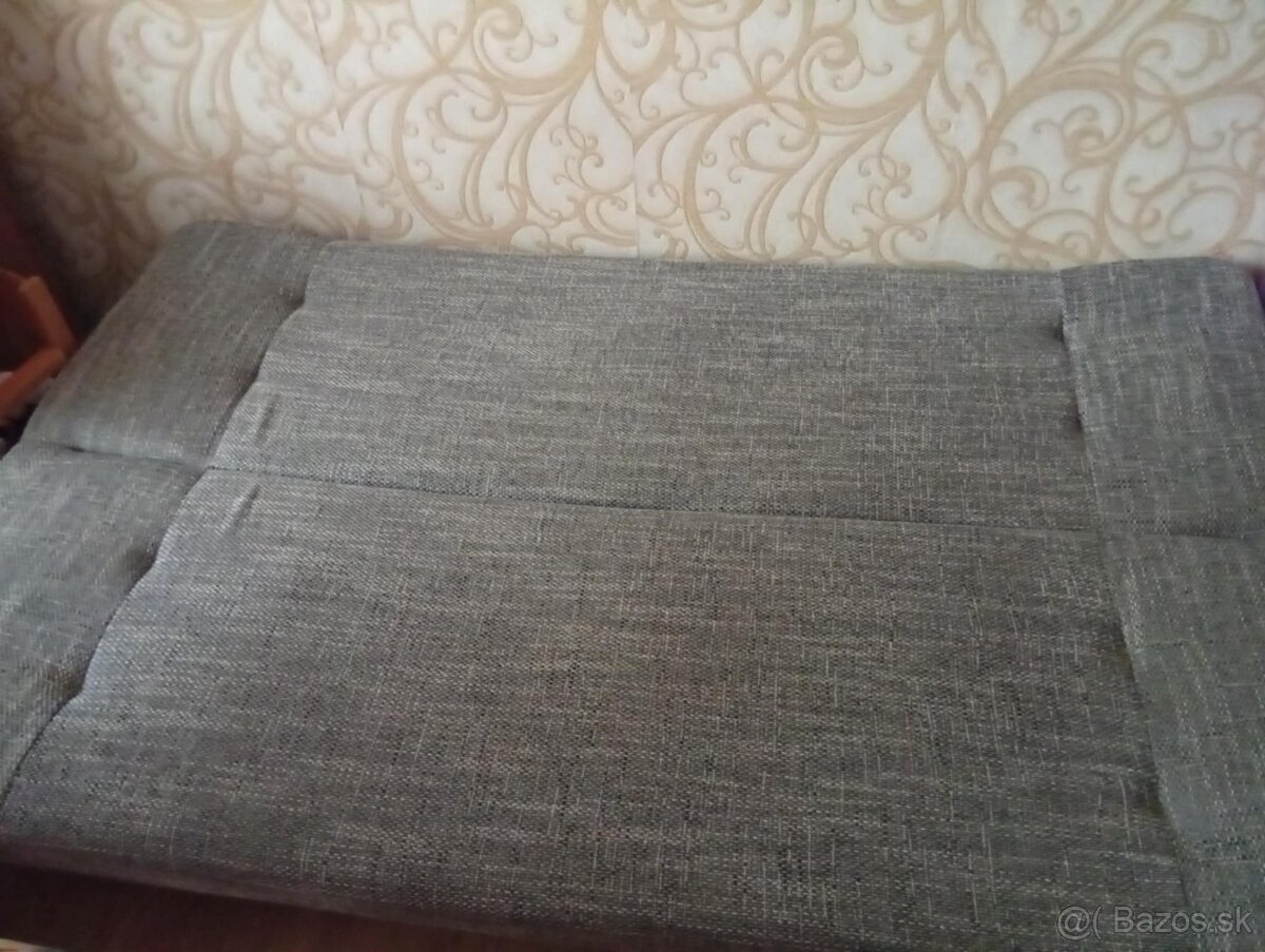 Skladacia posteľ