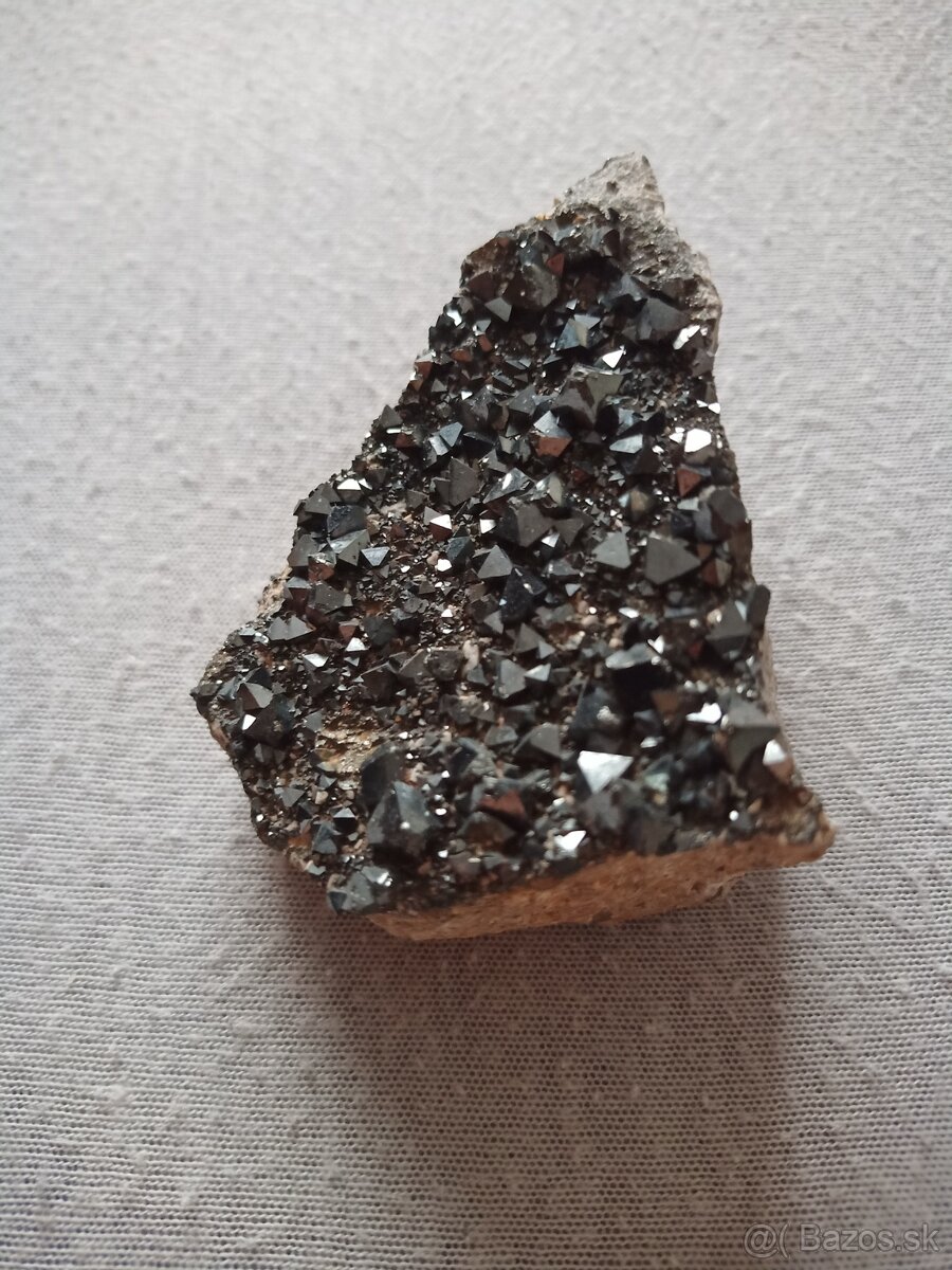 Minerály 42