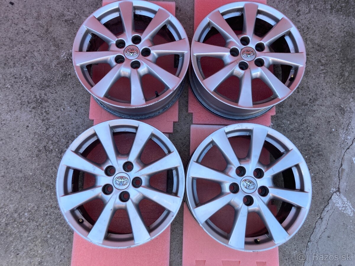 Originál Toyota R17" 5x114,3 - 4ks