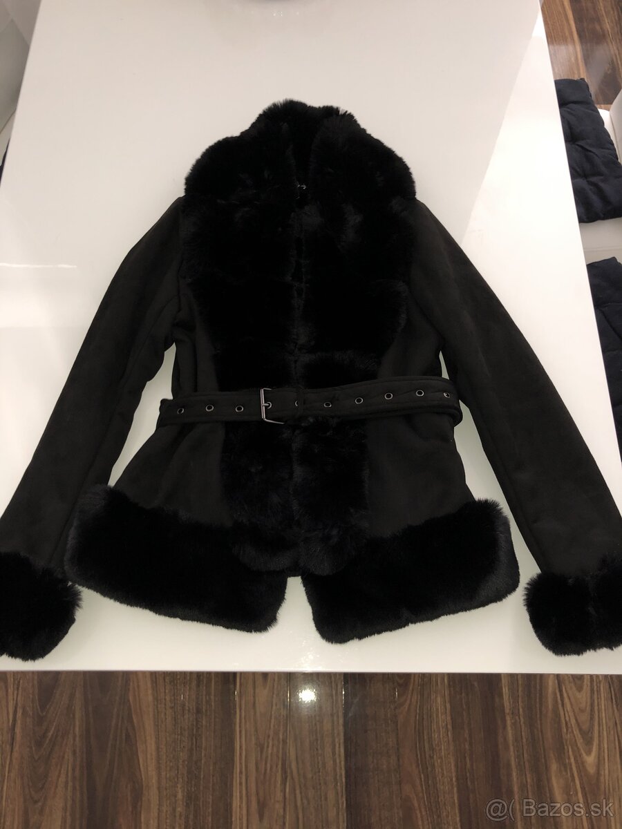 Zimný čierny kabát