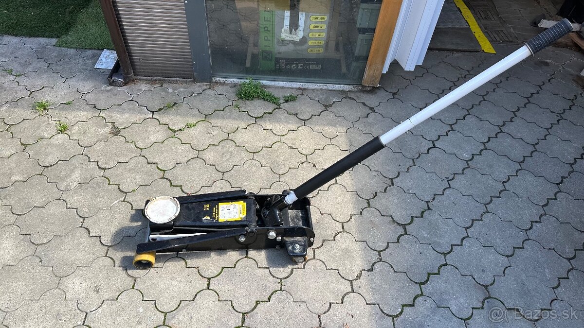 Predam profi hydraulický zdvihak na auto nosnosť 3.2 tóny ho