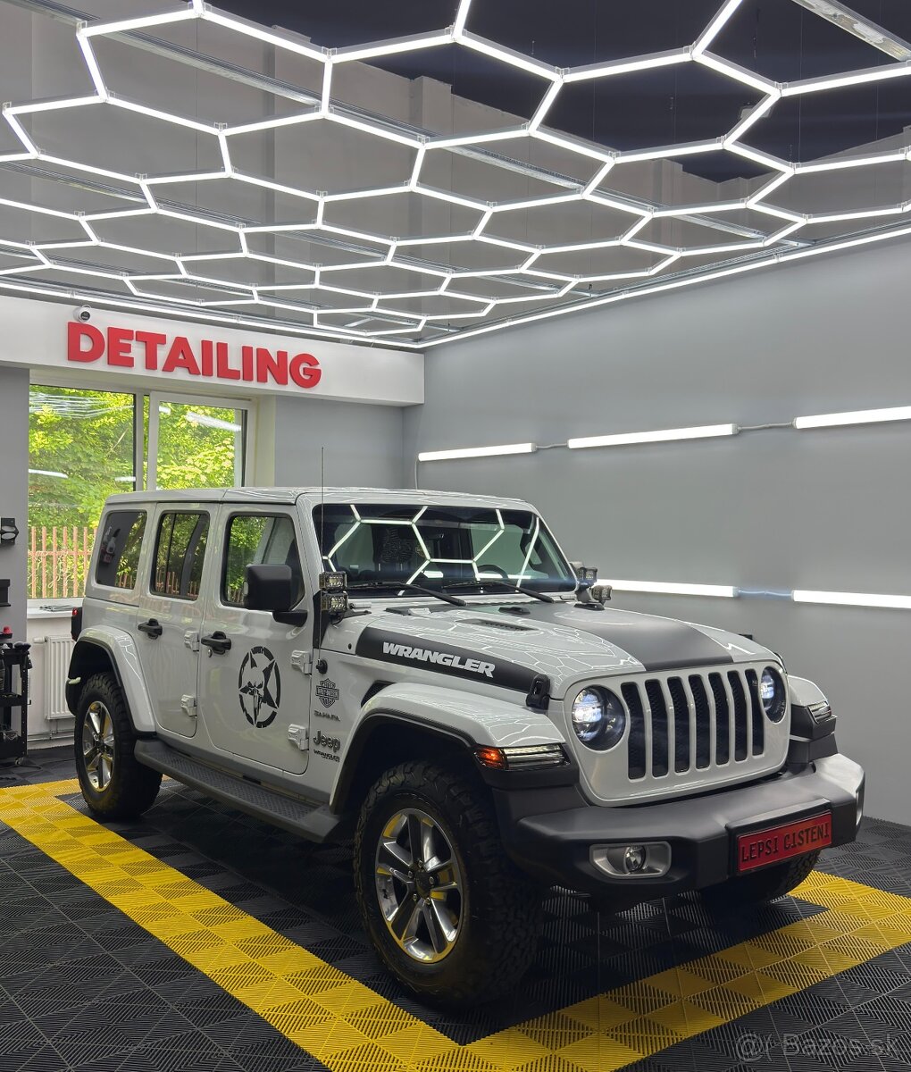 Predám Jeep Wrangler SAHARA 2.0T 4x4 DPH