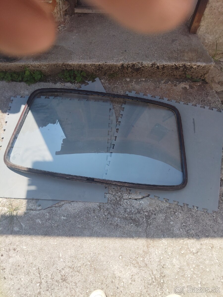 Predám čelné sklo škoda 120