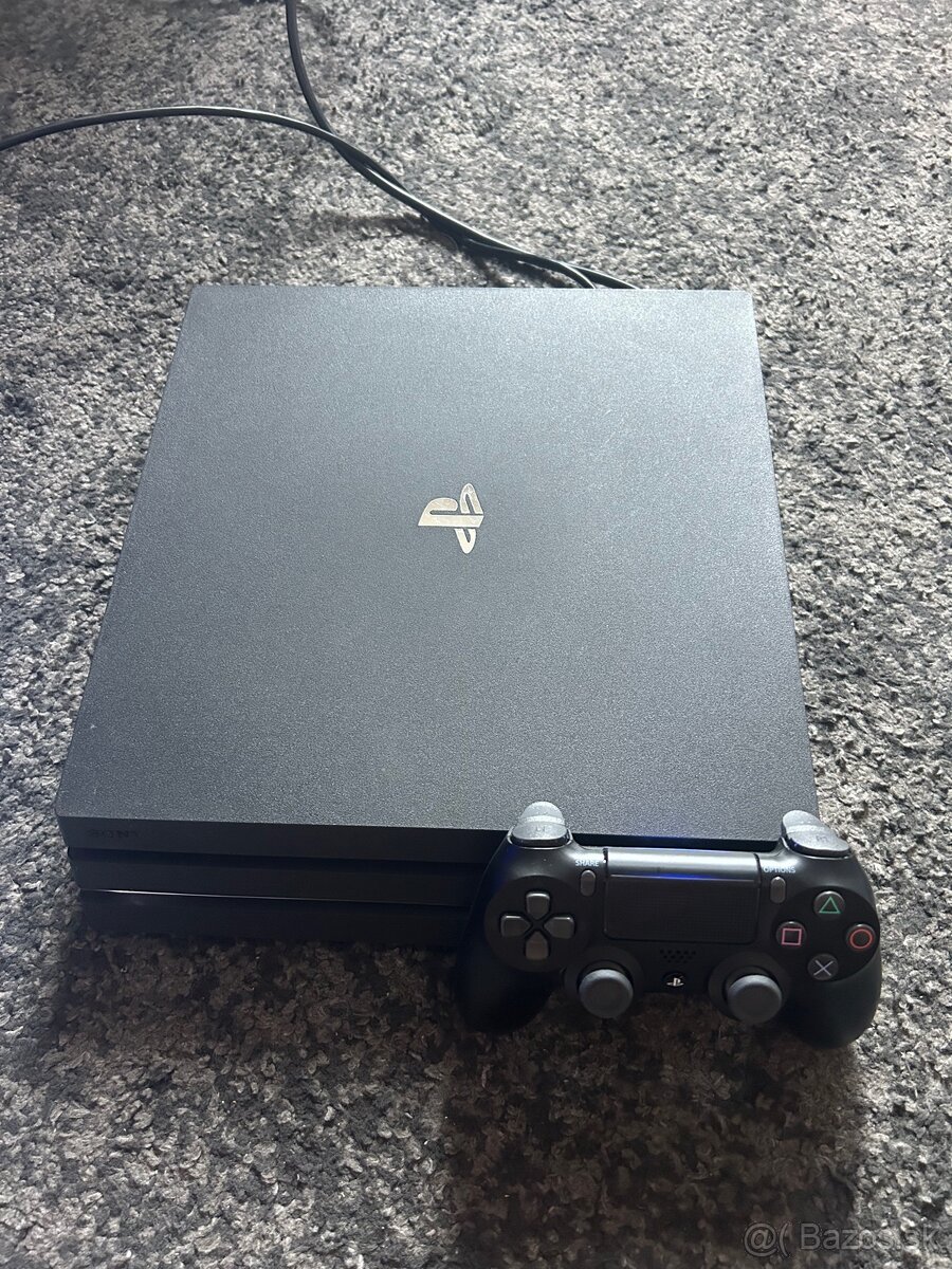 Sony PS4 Pro 1TB + DualShock 4