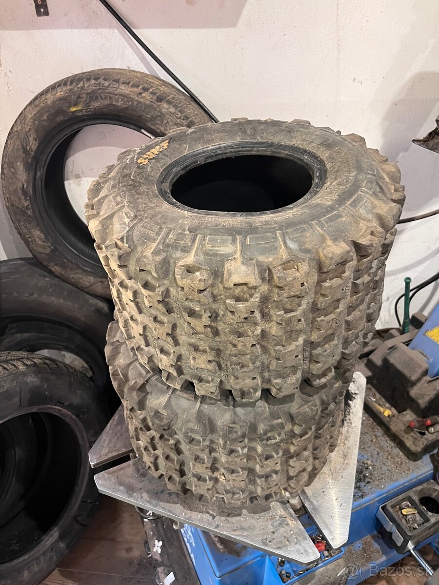 Zadne pneu 18x10.5x8