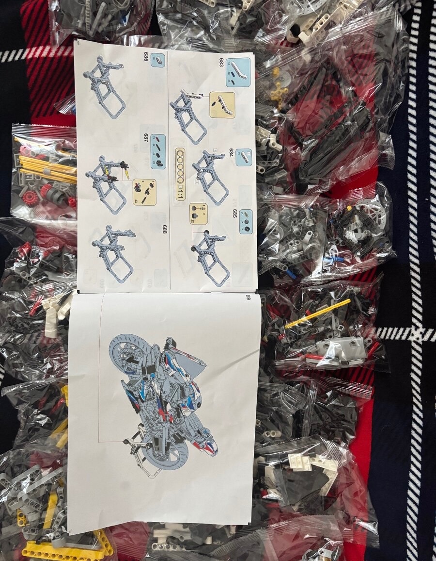 Lego Technic 42130 BMW M 1000 RR