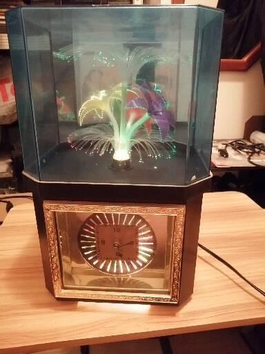 Hodinky retro farebné svetenie