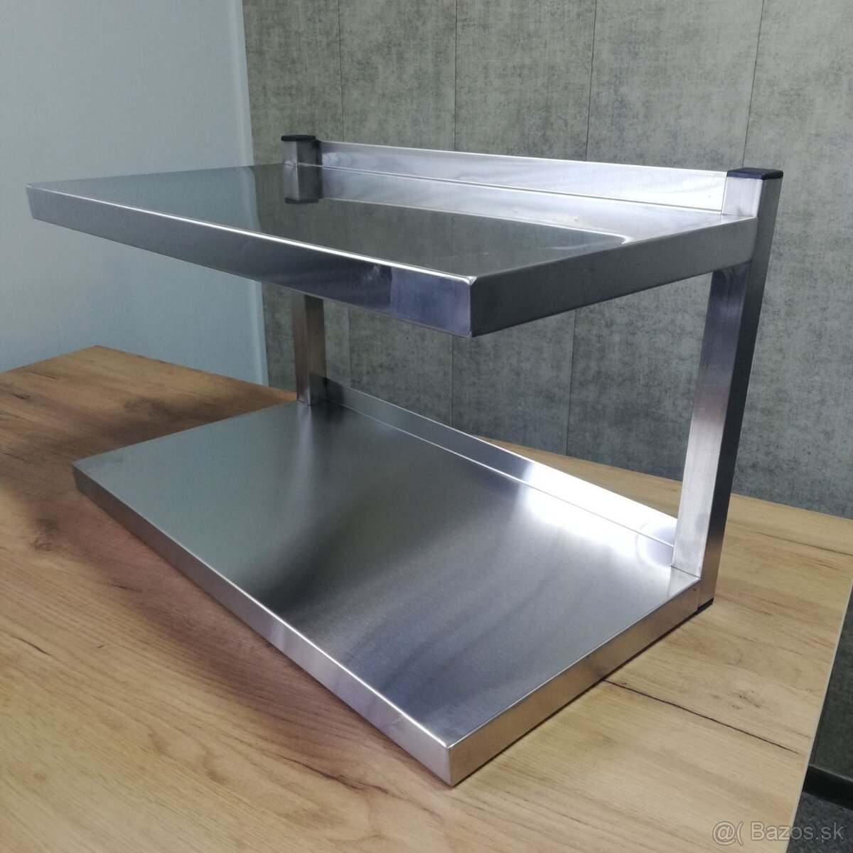 Nerezová nástenná polica dvojposchodová