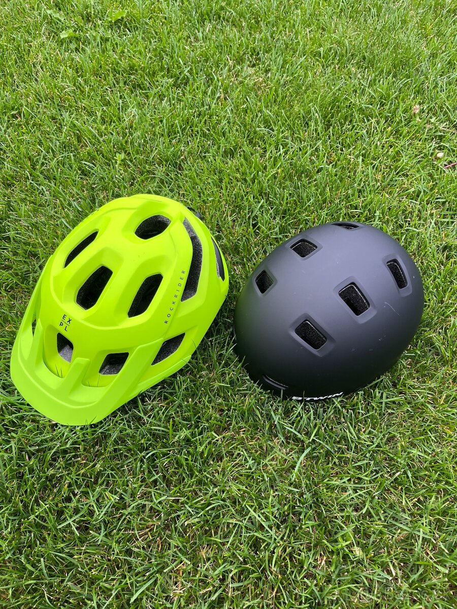 2x CYKLO PRILBA