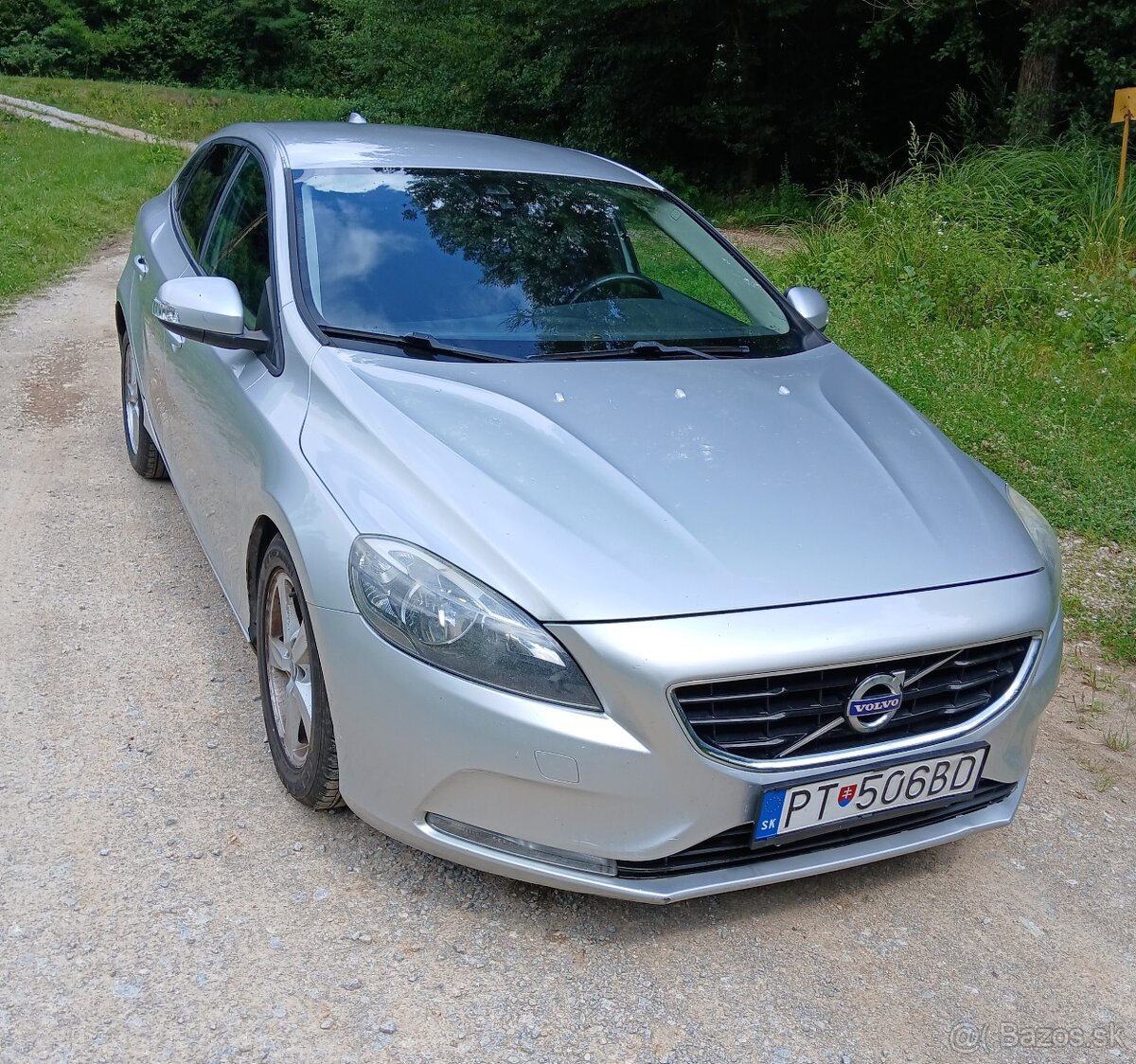 VOLVO V40 D2
