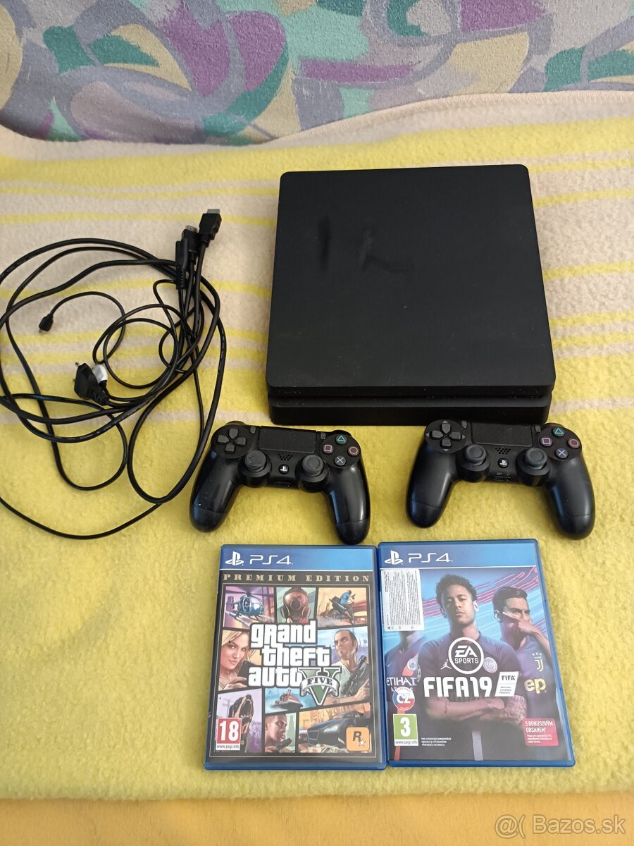 Playstation 4 slim 2x ovladač 2 hry