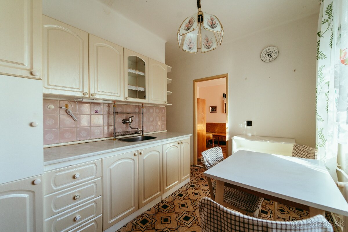 NA PRENÁJOM 2i BYT V MESTE HOLÍČ