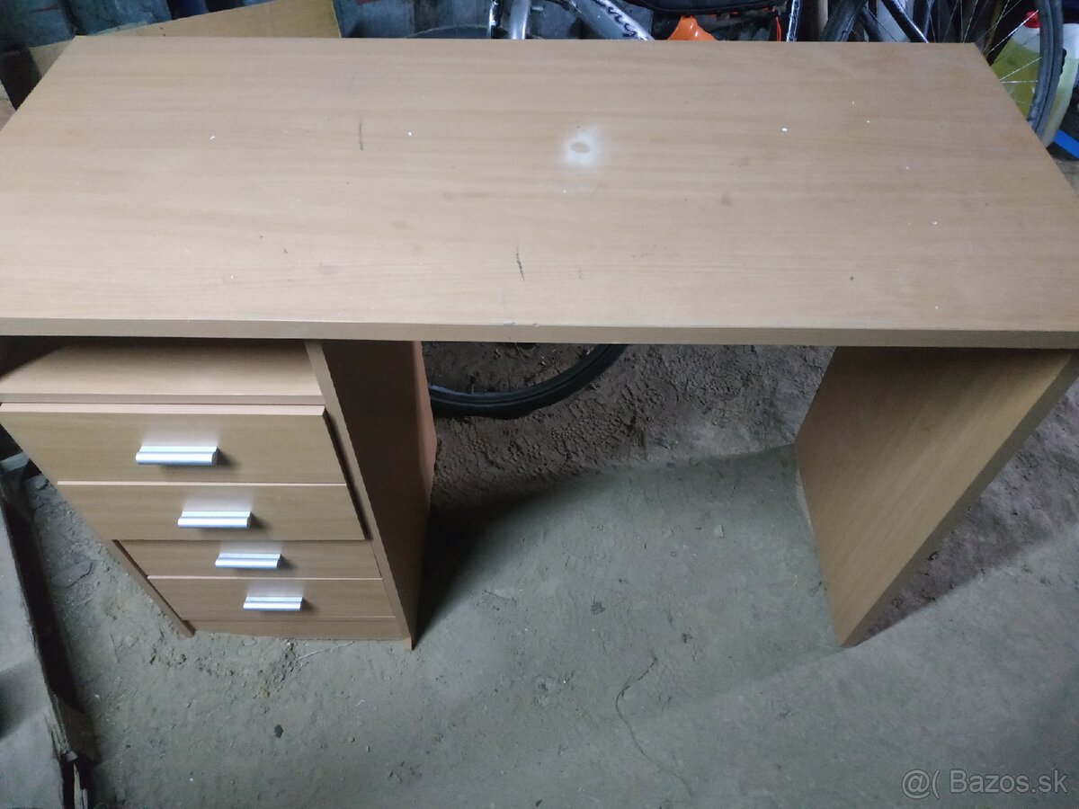 Konferenčný stolik