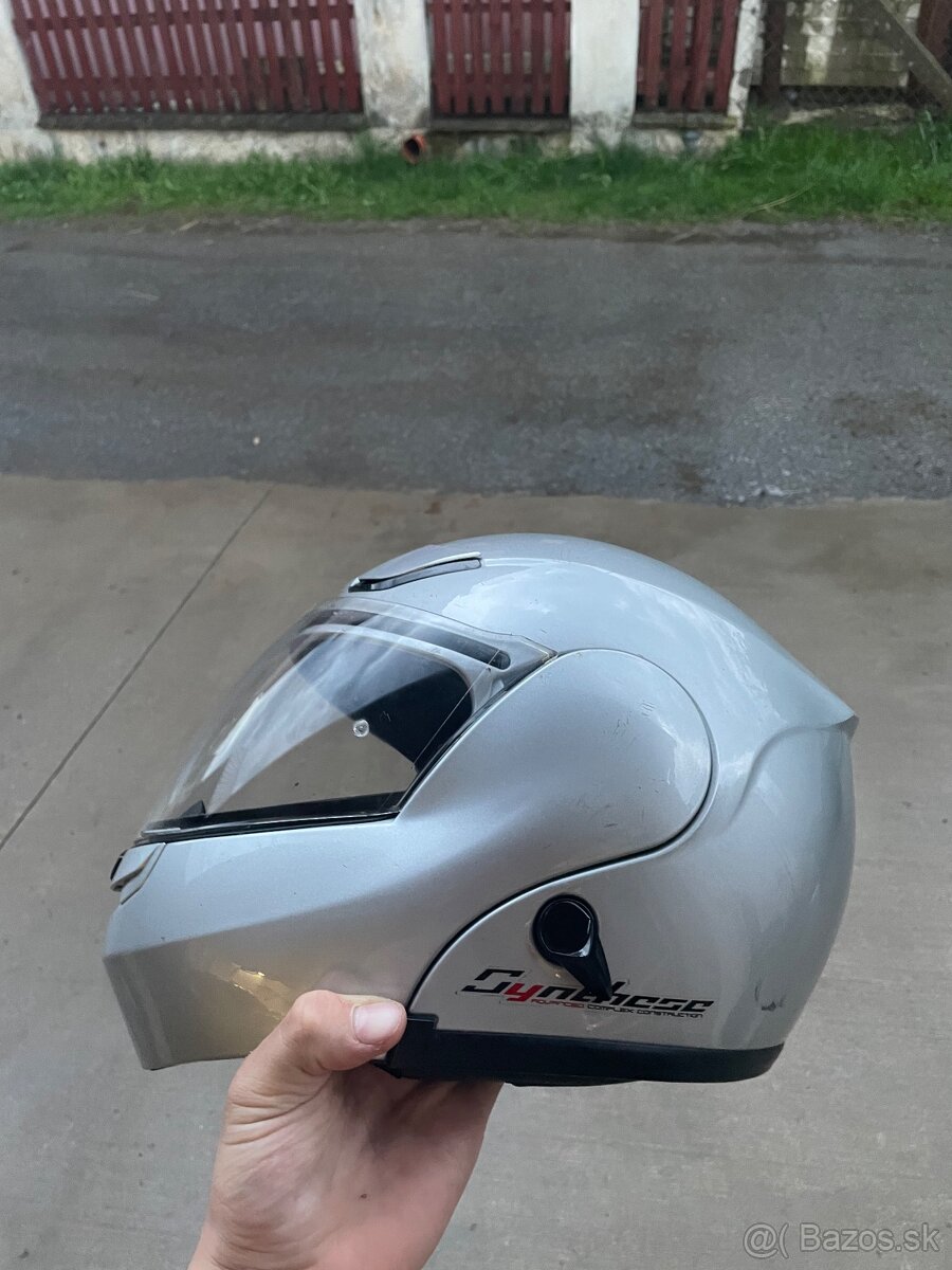 Prilba na motorku značky PROBIKER