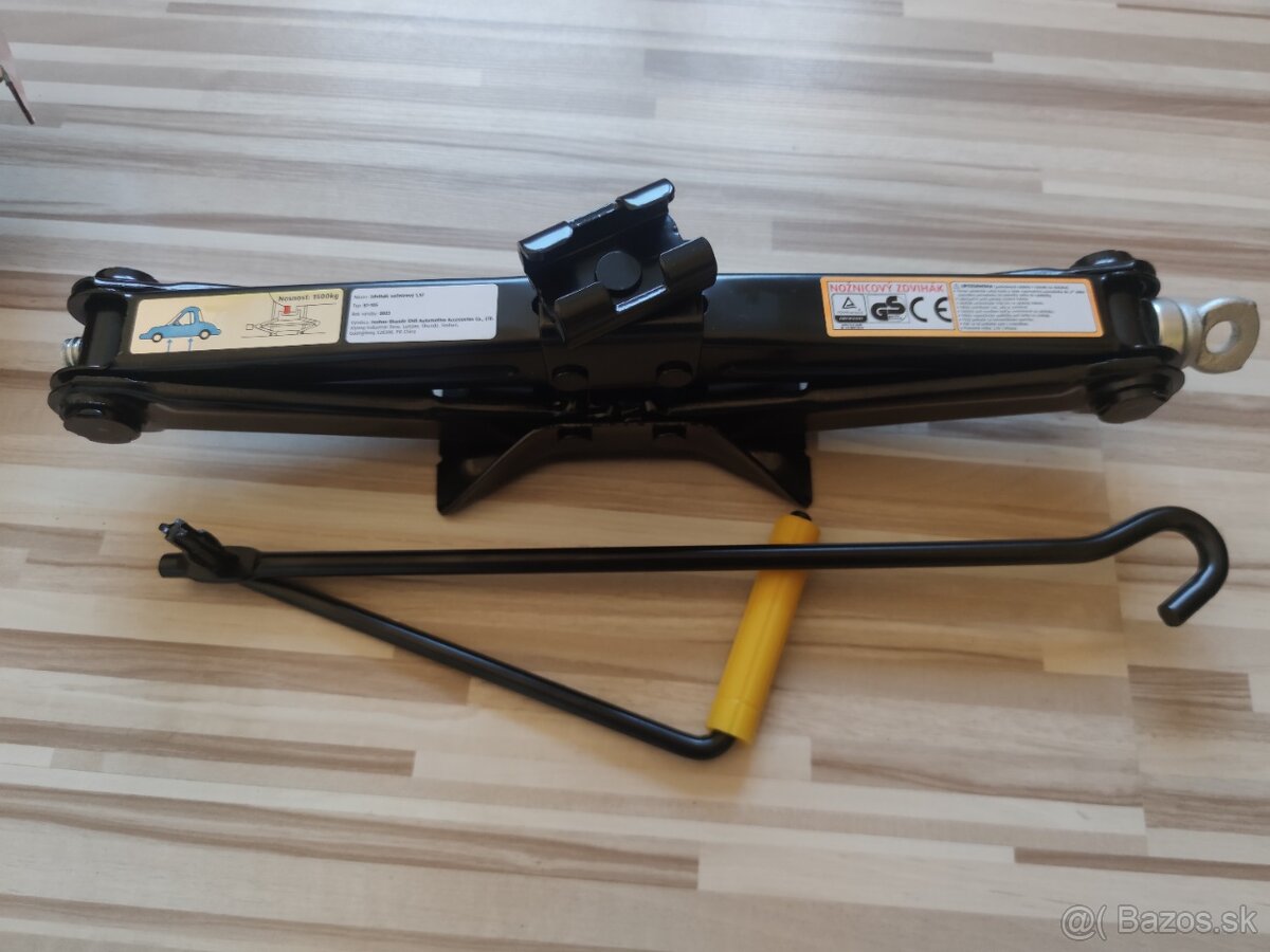 Nový zdvihák 1,5t