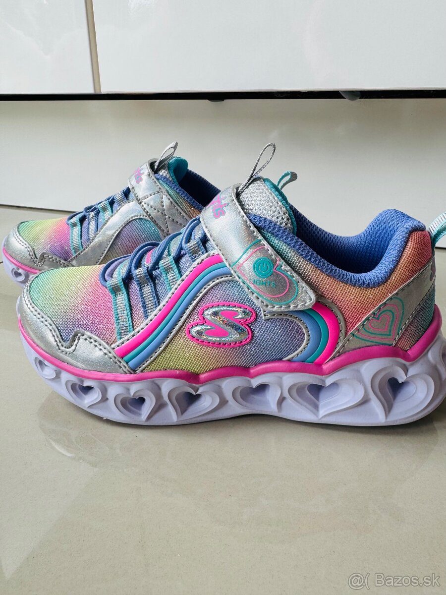 Nove tenisky Skechers
