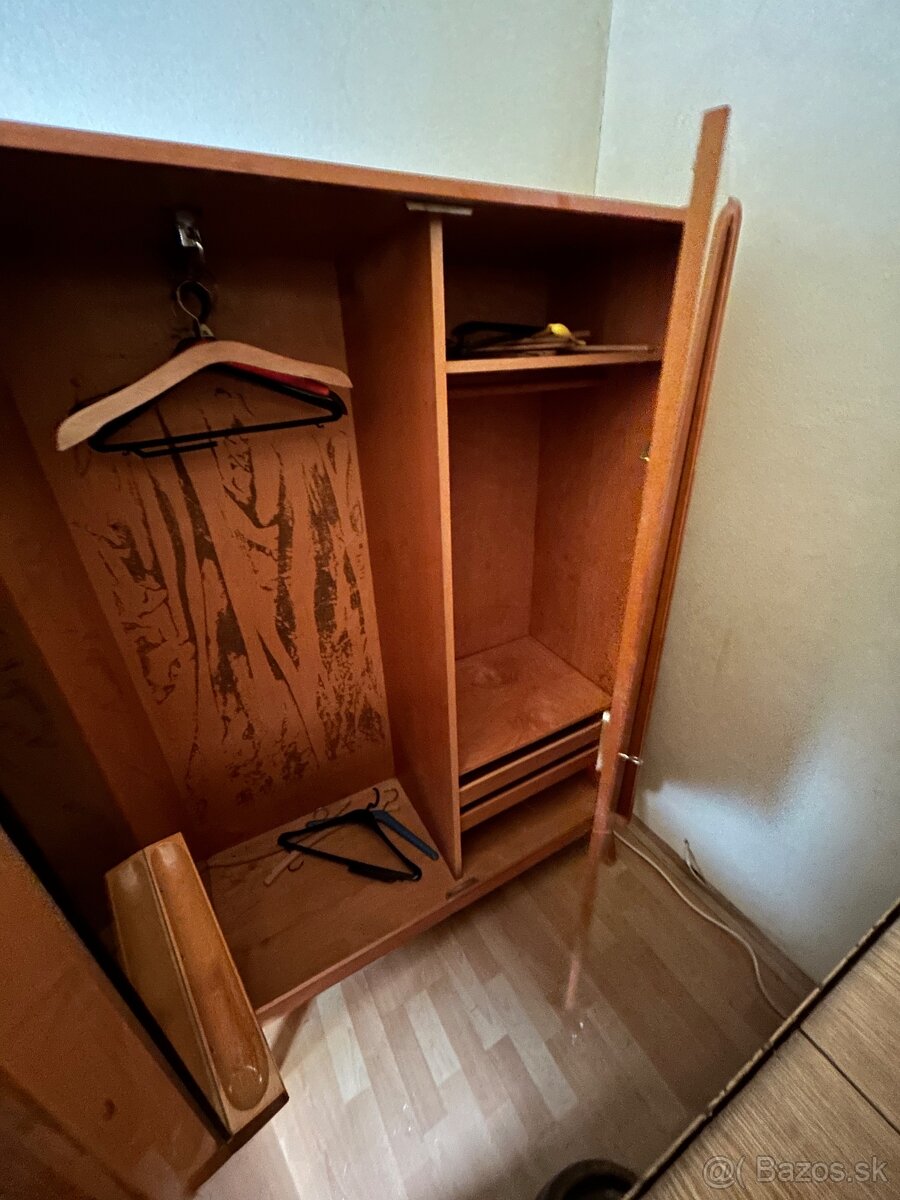 Retro skriňa